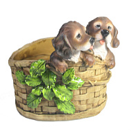 Фигура декоративная  ДВА ЩЕНКА В ЛУКОШКЕ КАШПО